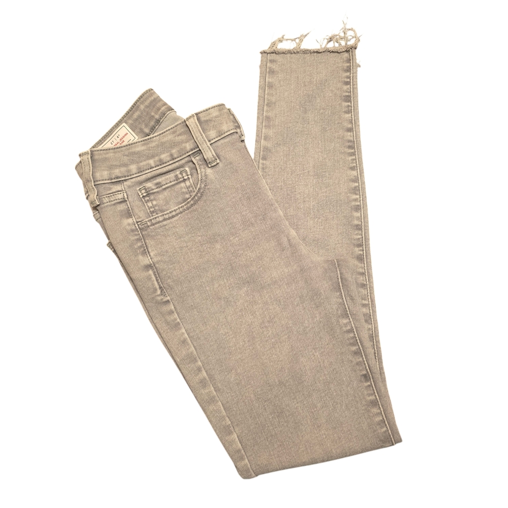 GAP Gray Jeggings for a Sleek Fit